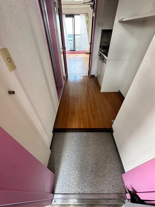 物件内観写真10　(玄関)