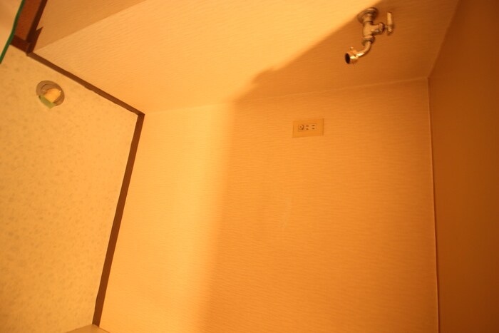 物件内観写真14　(洗濯機置場)