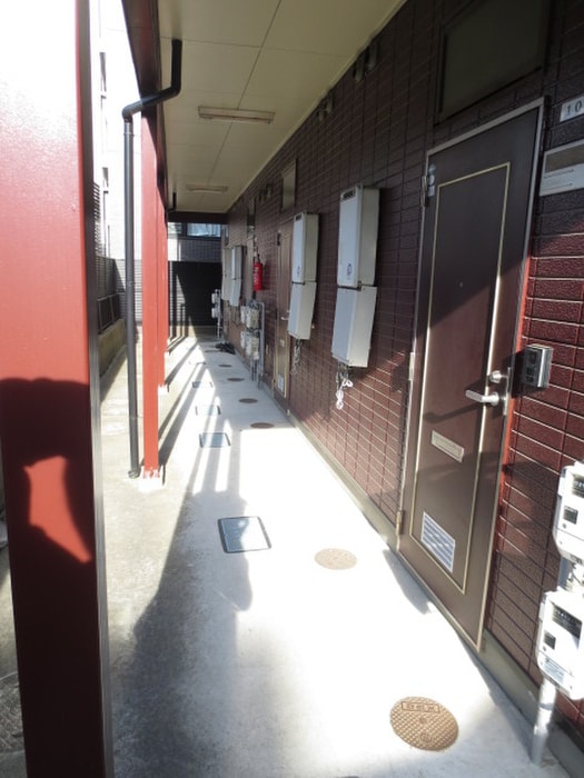 物件外観写真4　(エントランス部分)