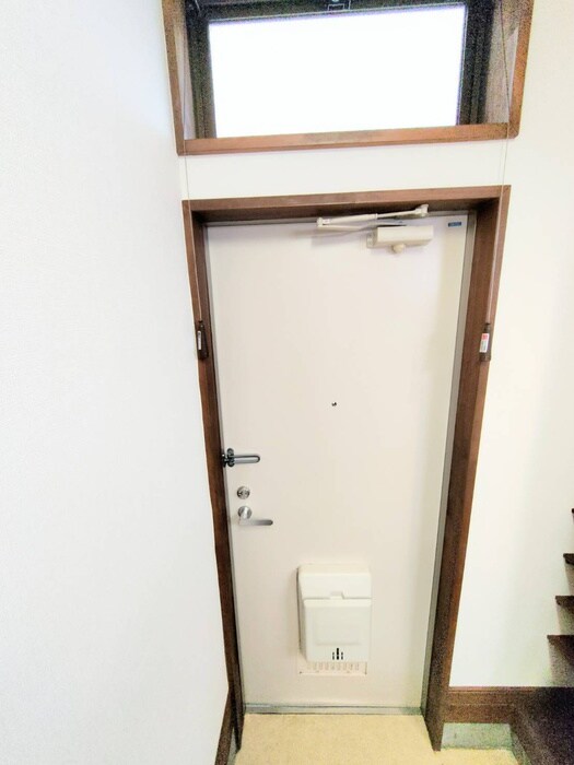 物件内観写真19　(玄関)