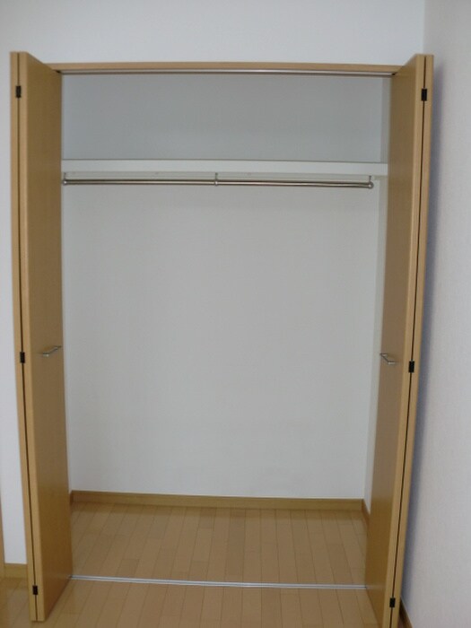 物件内観写真4　(収納)