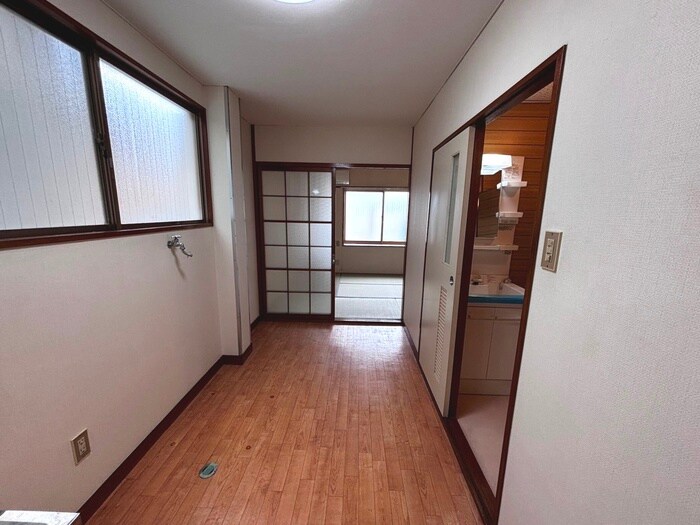 物件内観写真20　(廊下)