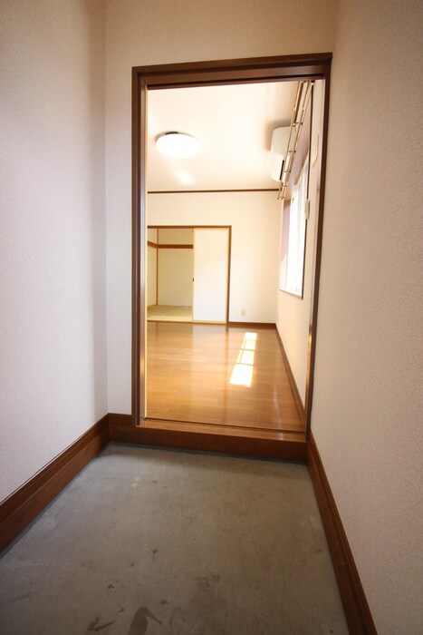 物件内観写真7　(玄関)