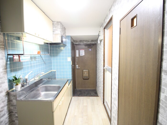 物件内観写真16　(玄関)