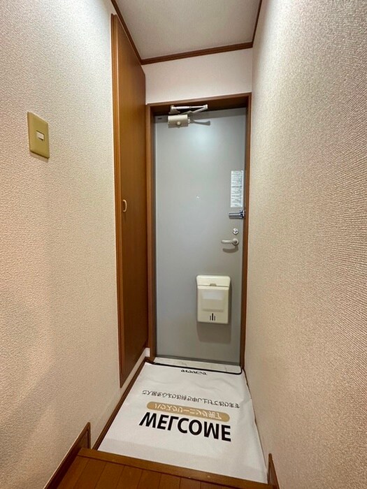 物件内観写真15　(玄関)