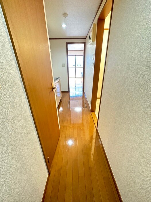 物件内観写真17　(廊下)