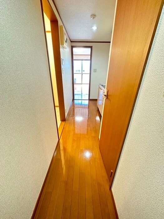 物件内観写真17　(廊下)