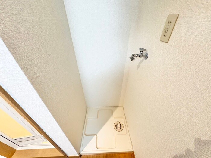 物件内観写真15　(洗濯機置場)