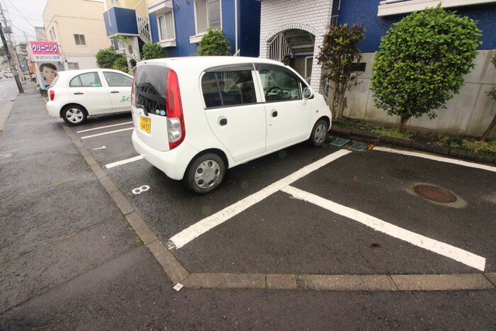 物件外観写真4　(駐車場)