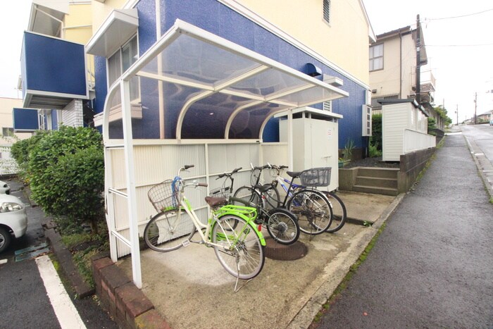 物件外観写真5　(駐輪場)