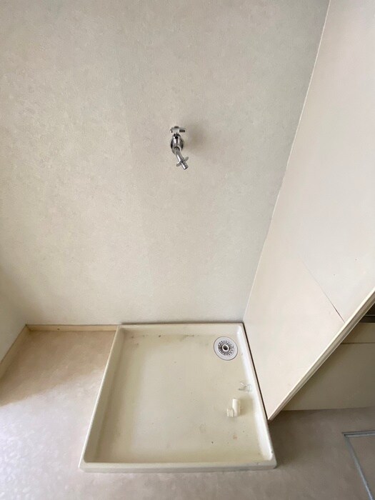 物件内観写真12　(洗濯機置場)