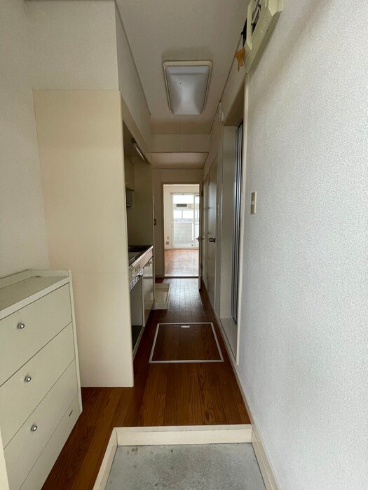 物件内観写真15　(玄関)