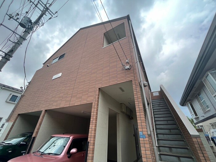 物件外観写真3　(エントランス部分)