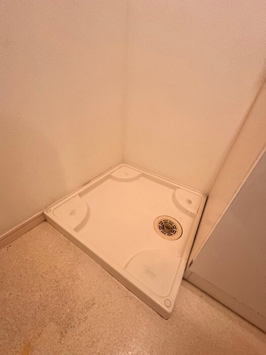 物件内観写真14　(洗濯機置場)