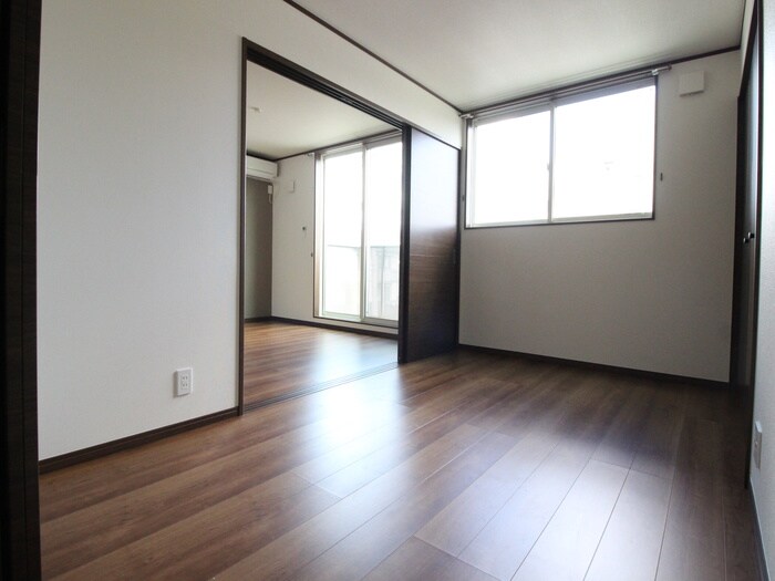 物件内観写真9　(居室)