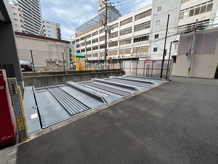 物件外観写真2　(駐車場)