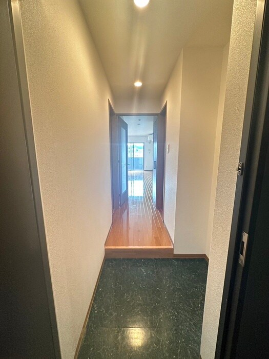 物件内観写真10　(廊下)