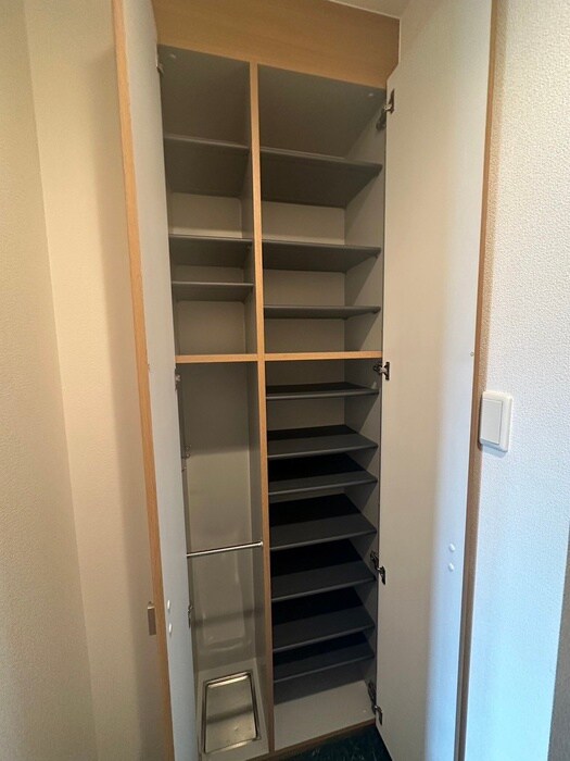 物件内観写真11　(靴箱)