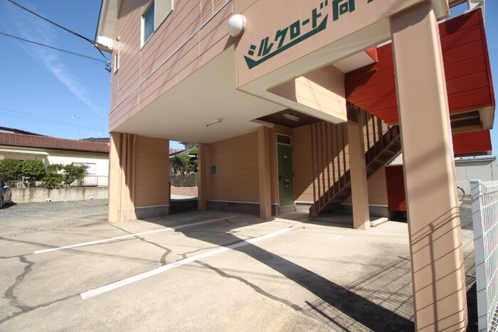 物件外観写真2　(駐車場)