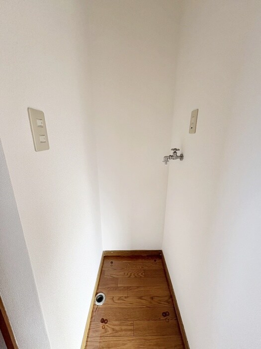 物件内観写真13　(洗濯機置場)