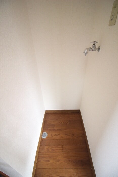 物件内観写真14　(洗濯機置場)