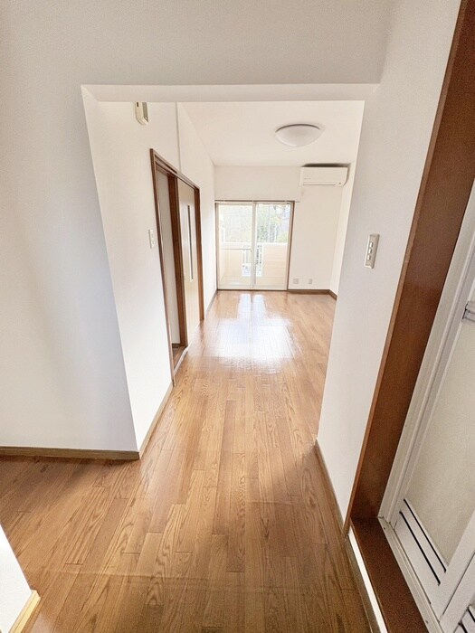 物件内観写真16　(廊下)