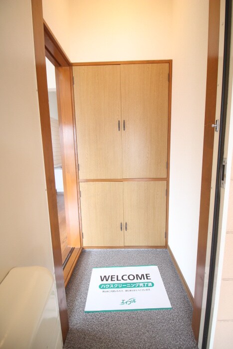 物件内観写真17　(玄関)