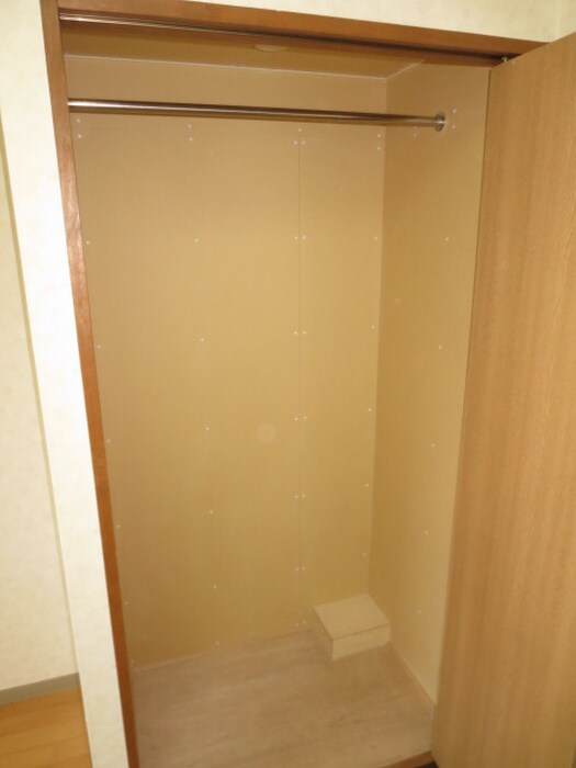 物件内観写真12　(収納)