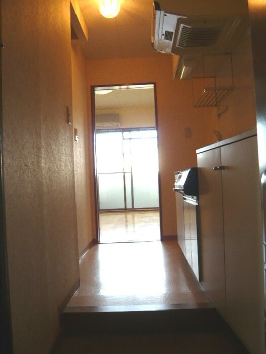 物件内観写真13　(玄関)