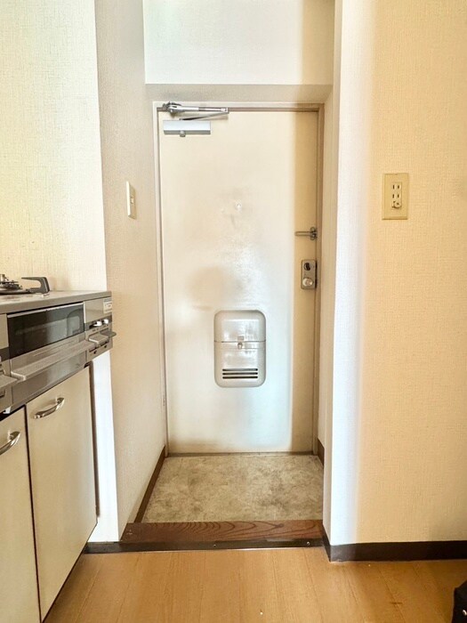 物件内観写真15　(玄関)