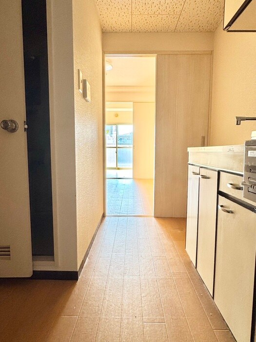 物件内観写真16　(廊下)