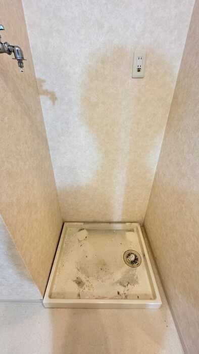 物件内観写真14　(洗濯機置場)