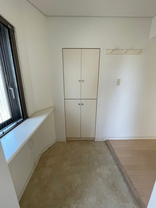 物件内観写真17　(玄関)