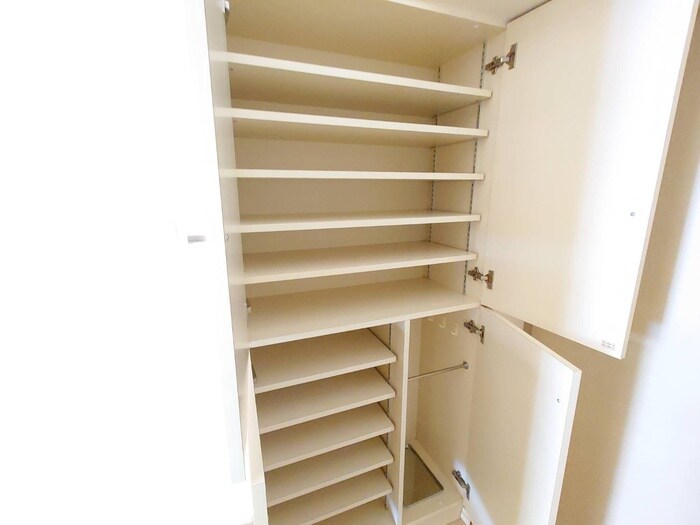 物件内観写真19　(靴箱)