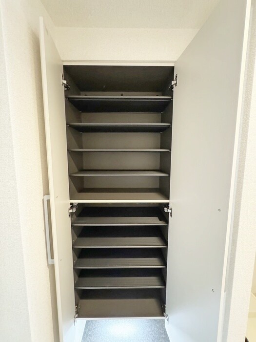 物件内観写真14　(靴箱)