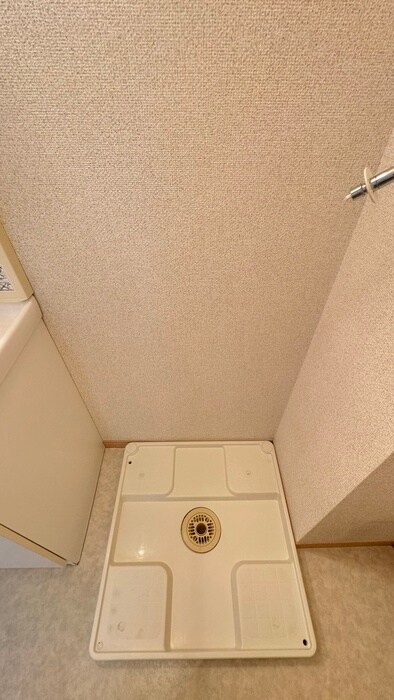 物件内観写真18　(洗濯機置場)