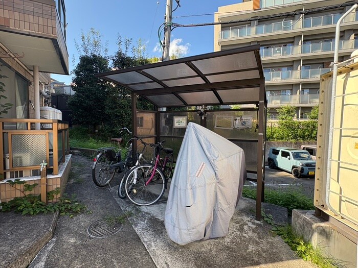 物件外観写真3　(駐輪場)