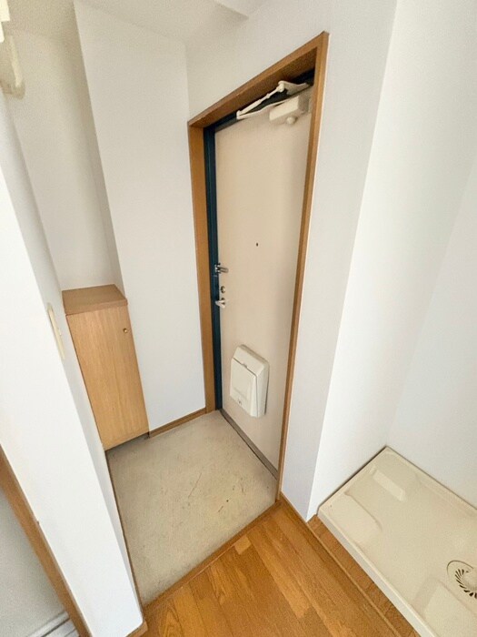 物件内観写真13　(玄関)