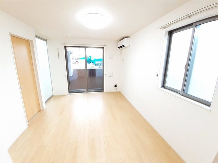 物件内観写真1　(居室)