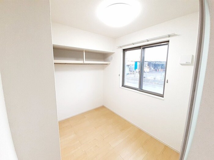 物件内観写真2　(居室)