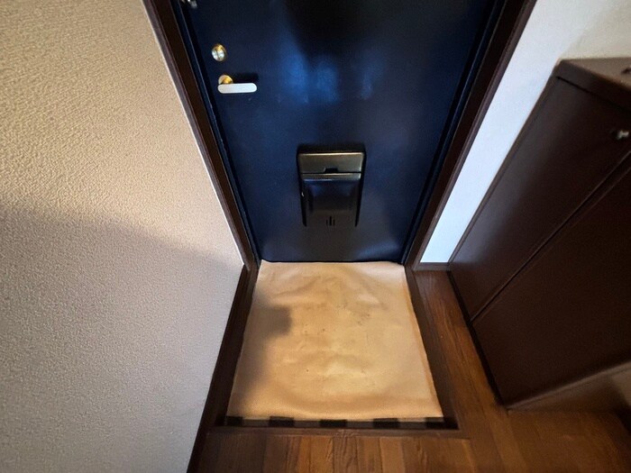 物件内観写真16　(玄関)