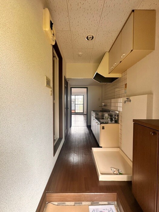 物件内観写真20　(廊下)