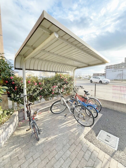物件外観写真6　(駐輪場)