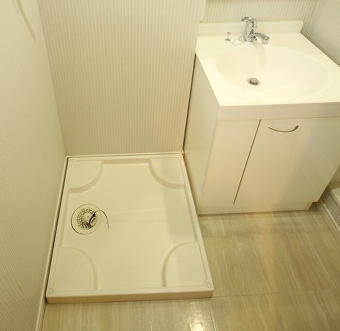 物件内観写真14　(洗濯機置場)