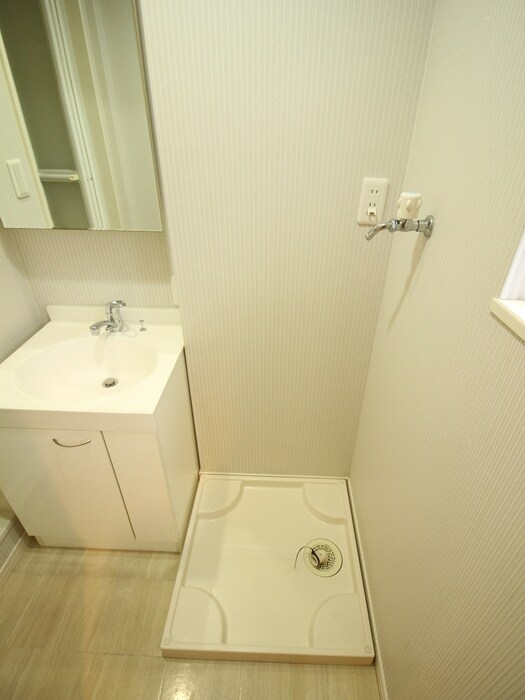 物件内観写真14　(洗濯機置場)