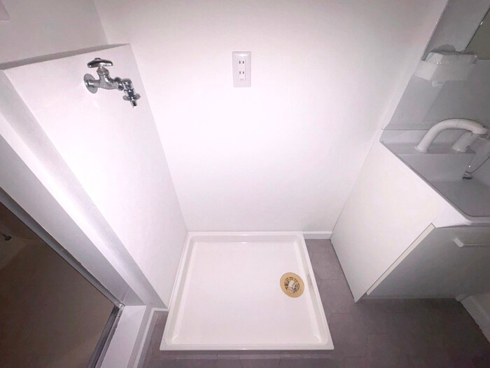 物件内観写真16　(洗濯機置場)