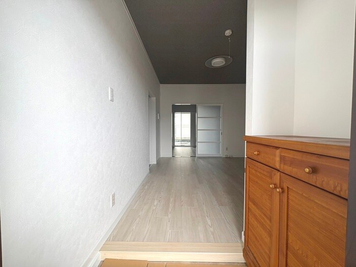 物件内観写真17　(廊下)