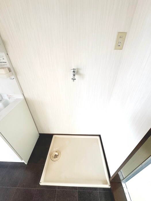 物件内観写真12　(洗濯機置場)