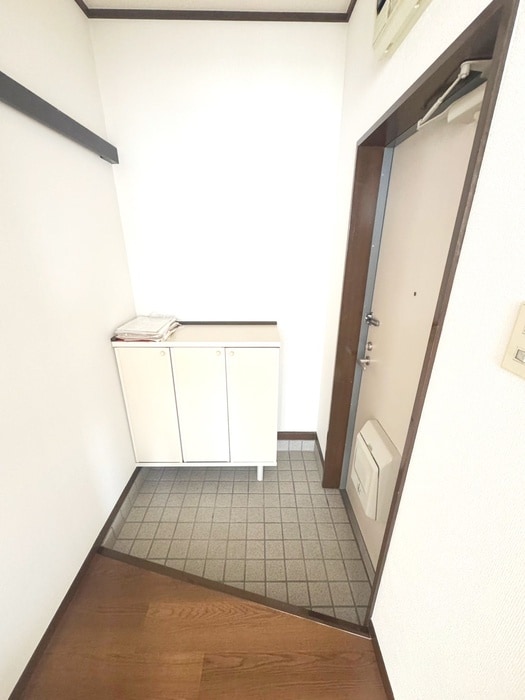 物件内観写真14　(玄関)