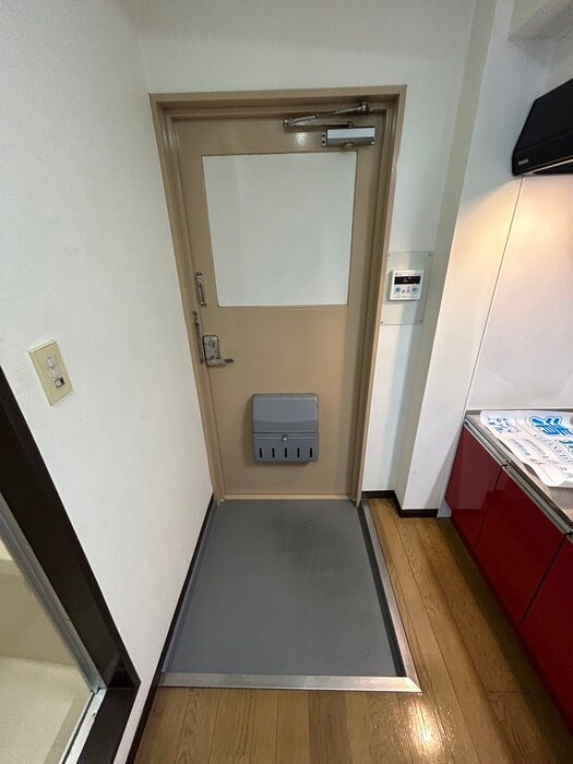 物件内観写真19　(玄関)